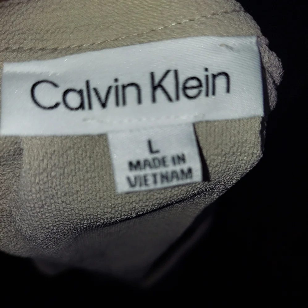 NWOT Calvin Klein Chiffon V-neck Cap-sleeve blouse -Khaki - Picture 5 of 5